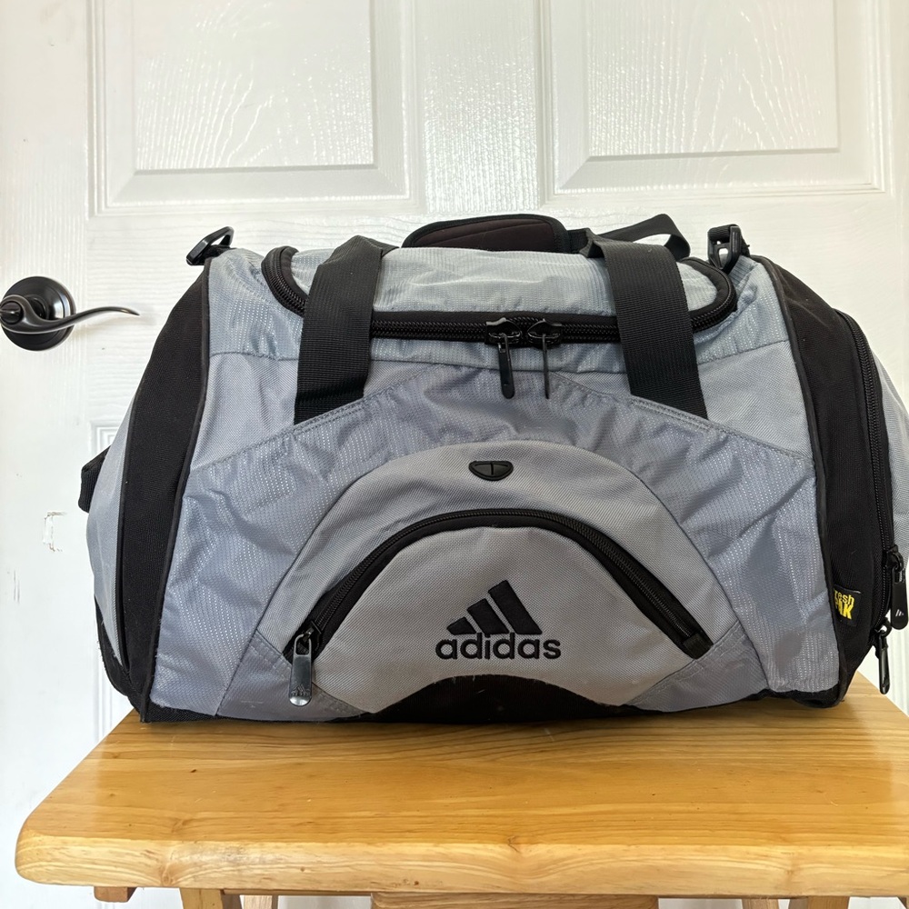 Vintage Y2K Adidas Gray and Black Gym Workout Training Duffel Bag (18"x11"x9.5")